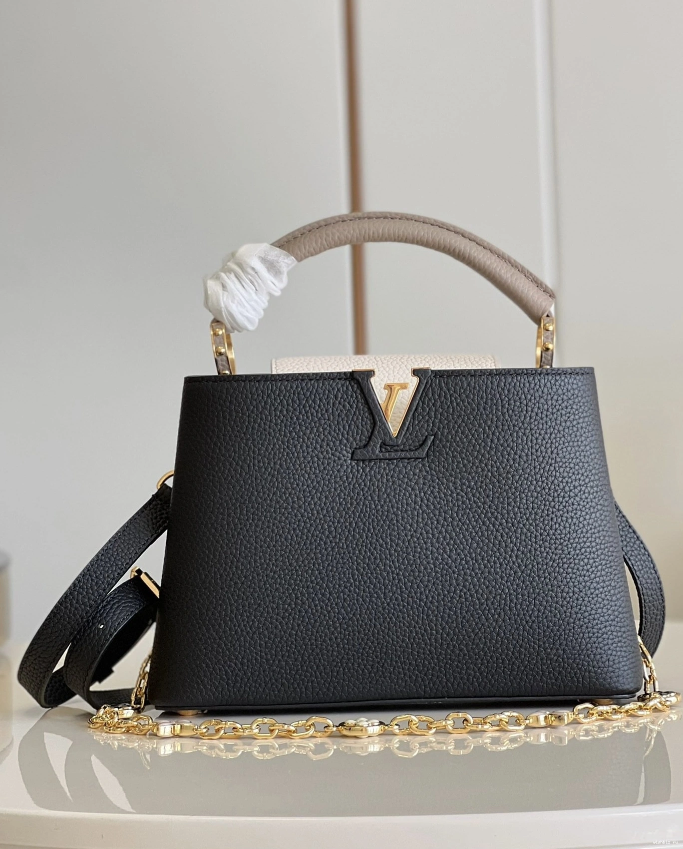 WIS LOUIS BB CAPUCINES VUITTON 0113